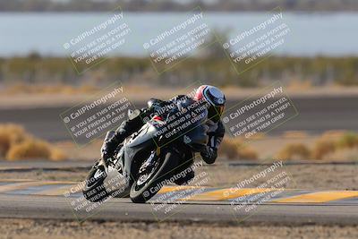 media/Dec-18-2022-SoCal Trackdays (Sun) [[8099a50955]]/Turn 14 (940am)/